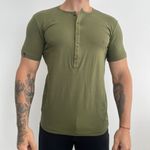 camiseta-henley-manga-curta-new-old-england-verde-militar--1-