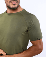 Camiseta-Masculina-Raglan-Gola-Canoa-New-Old-Verde-Militar--3-