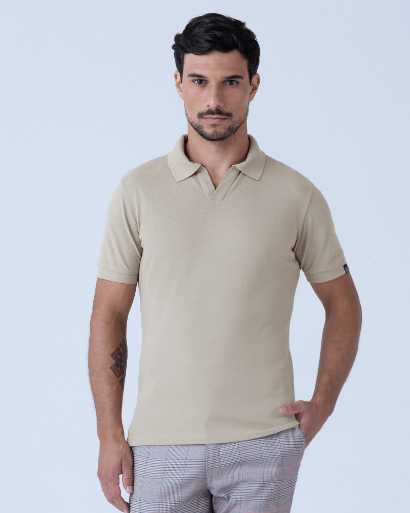 Polo-Masculina-New-Old-Gola-V-Piquet-Copenhague-Areia--1-