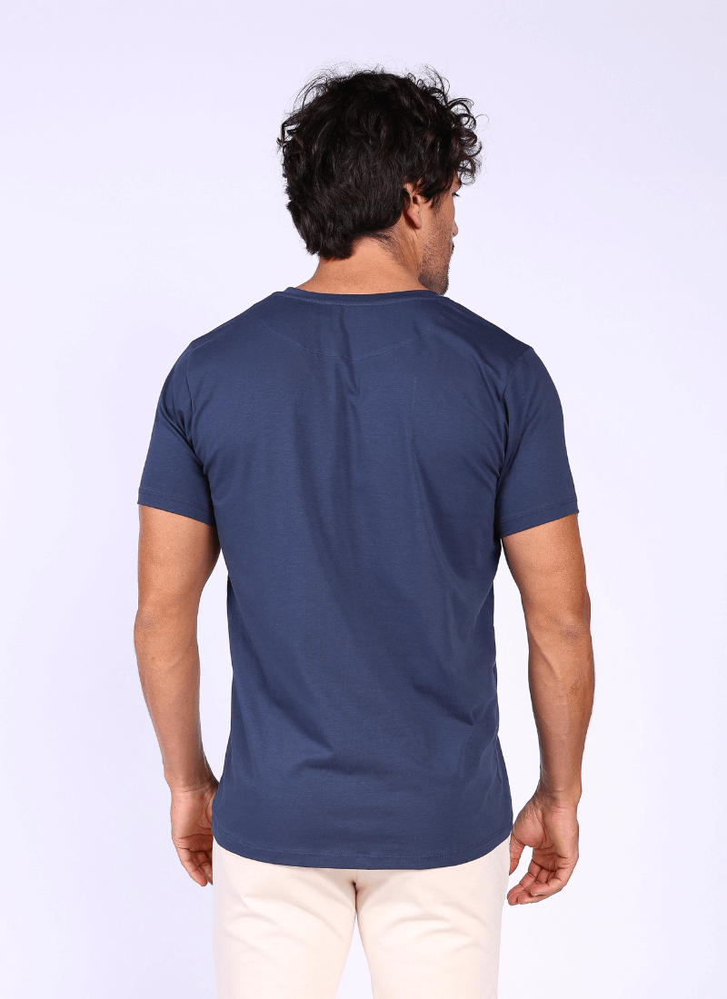 Camiseta-Masculina-New-Old-Basica-Gola-V-Azul-Marinho--2-