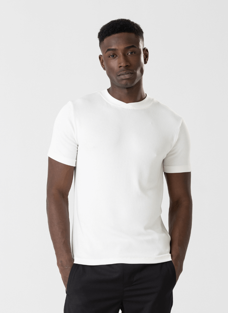 camiseta-masculina-decote-cruzado-viena-off-white--4-
