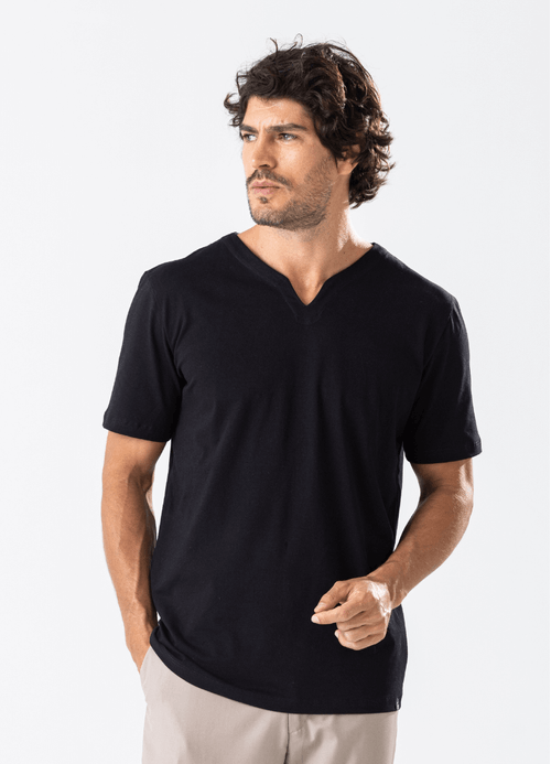 Camiseta Masculina Decote V Catalunha Preta