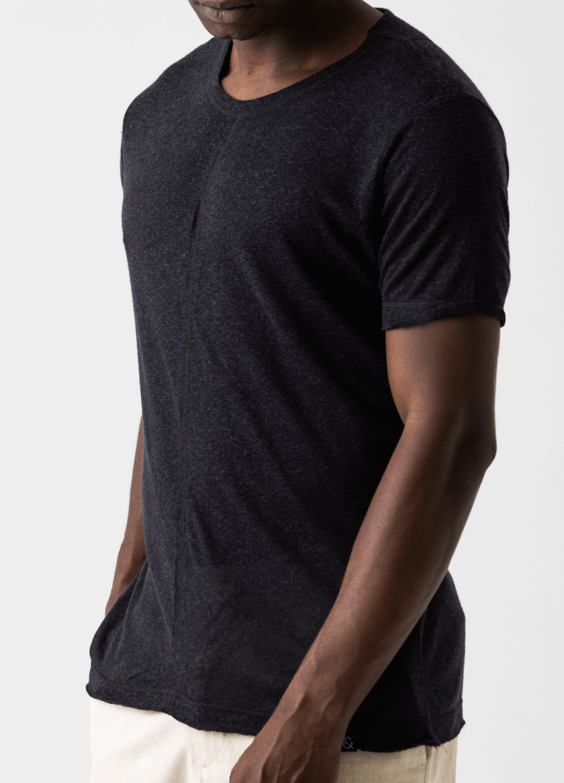 camiseta-masculina-recortes-pelagos-preta--2-.png