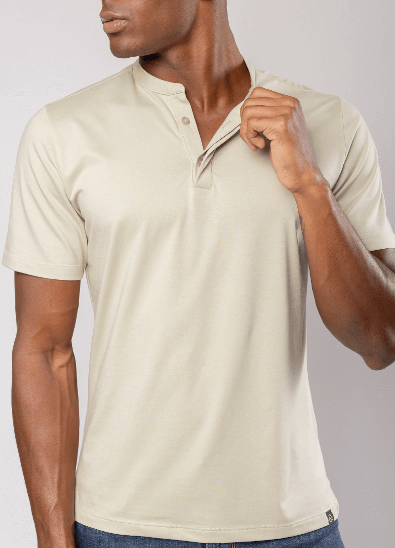 camiseta-masculina-gola-mao-monolia-cinza-claro--1-.png