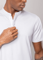 camiseta-masculina-gola-mao-monolia-branca--2-.png