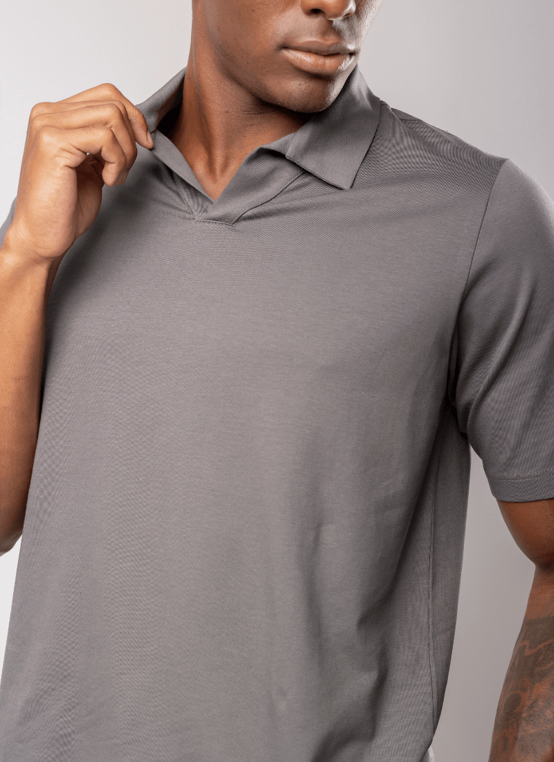 camiseta-polo-masculina-gola-v-recortes-fusion-chumbo--3-.png