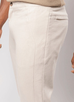 calca-masculina-recortes-vertical-bege--3-.png