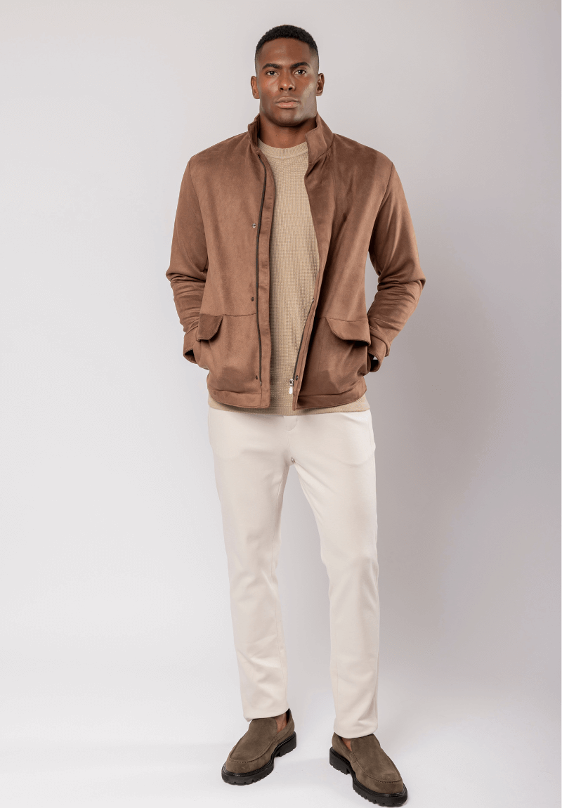 calca-masculina-recortes-vertical-bege--5-.png