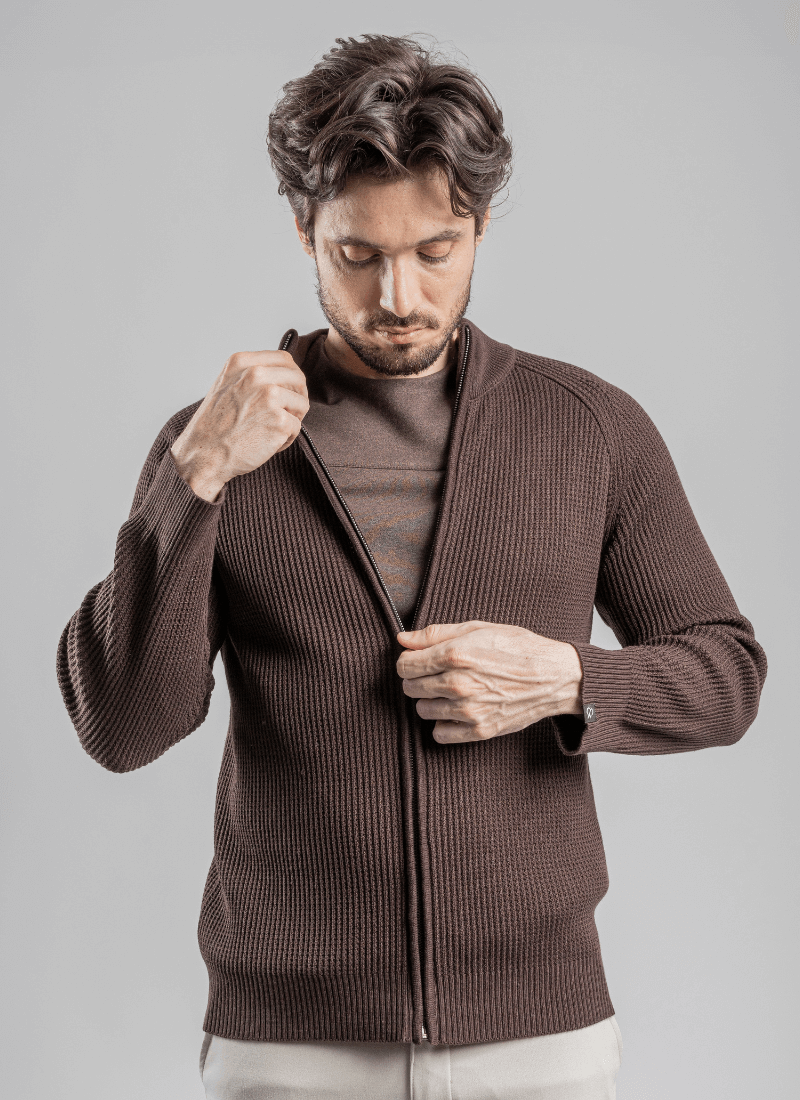 trico-masculino-gola-alta-rise-marrom--3-