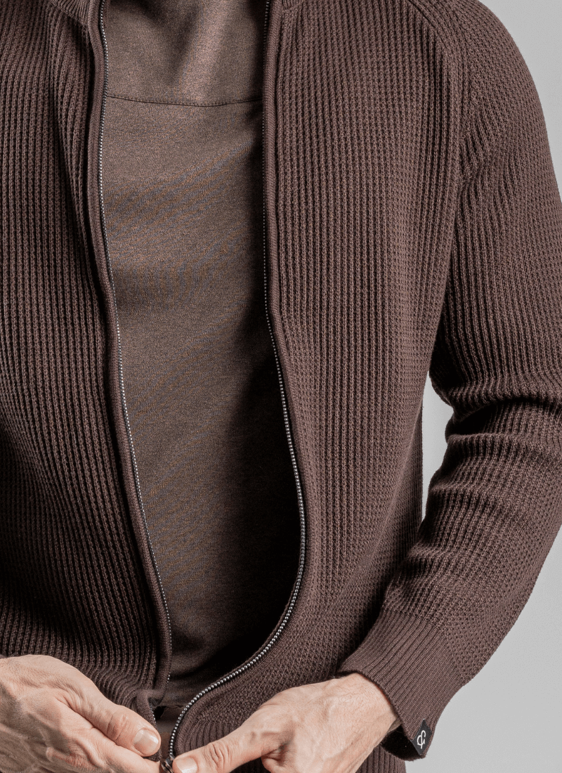 trico-masculino-gola-alta-rise-marrom--4-